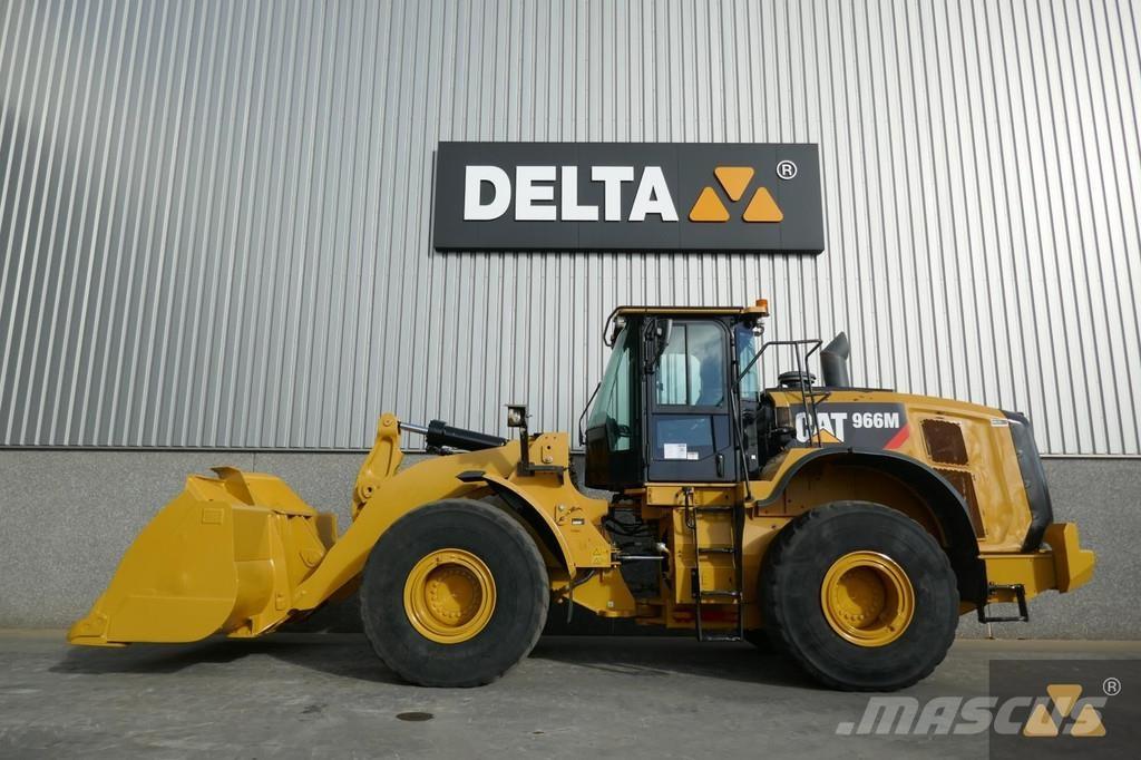 CAT 966M Фронтальные погрузчики