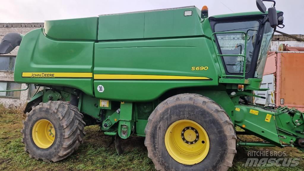 John Deere S 690 Зерноуборочные комбайны