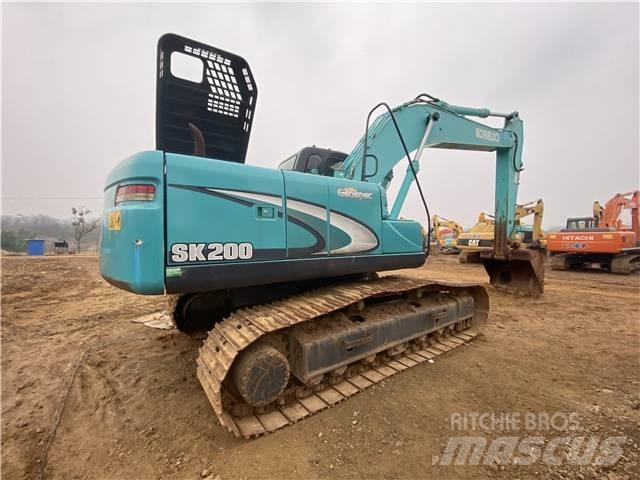 Kobelco SK 200 Гусеничные экскаваторы