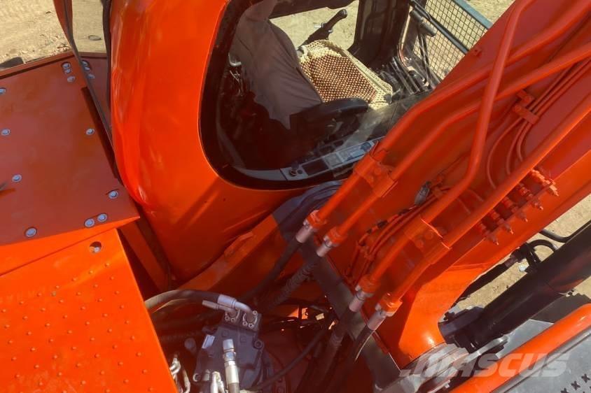 Doosan DX225 Гусеничные экскаваторы