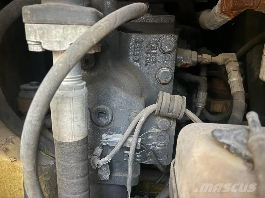 Komatsu PC 138 US Малые экскаваторы 7т-12т