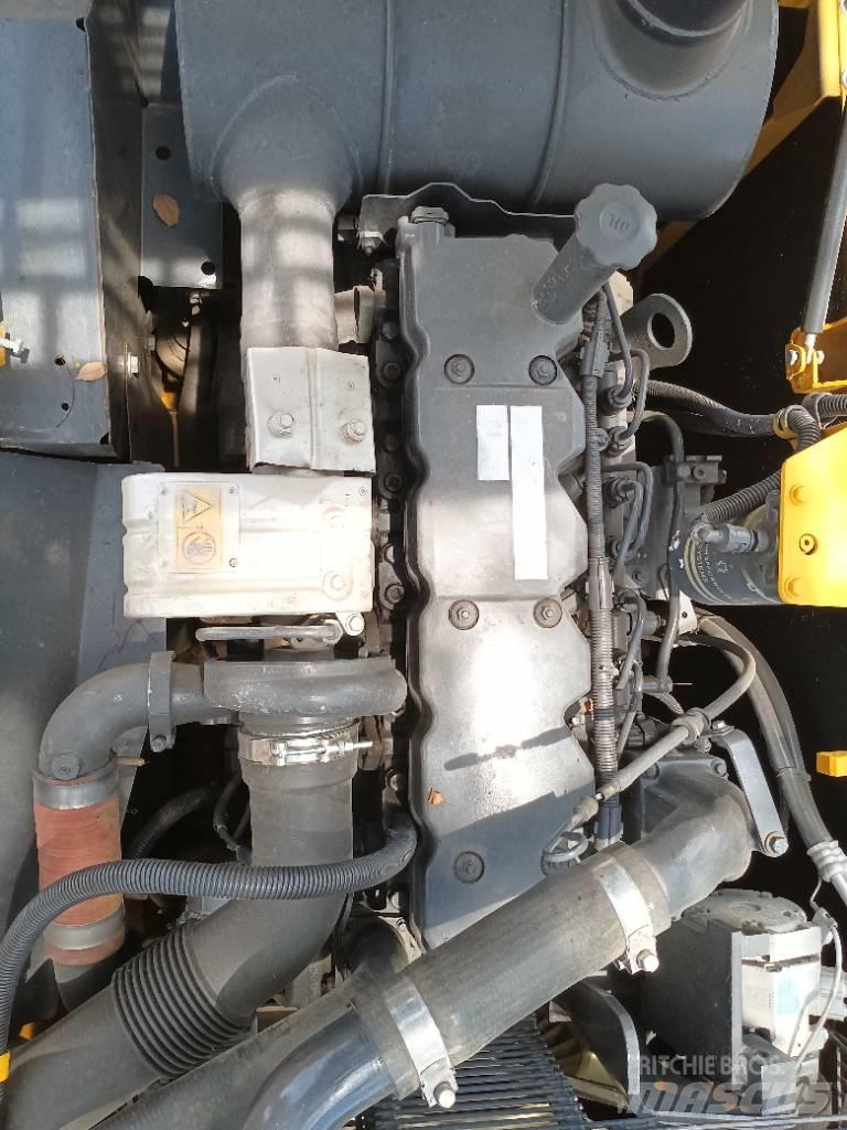 Komatsu PC 200 Гусеничные экскаваторы