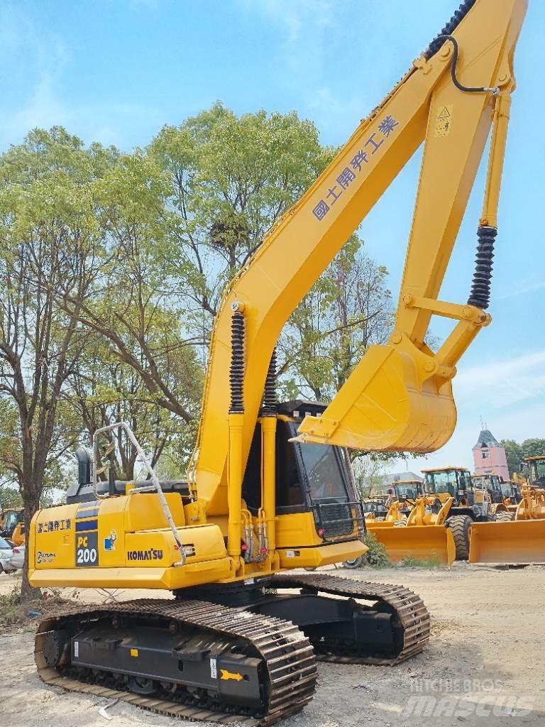 Komatsu PC 200 Гусеничные экскаваторы