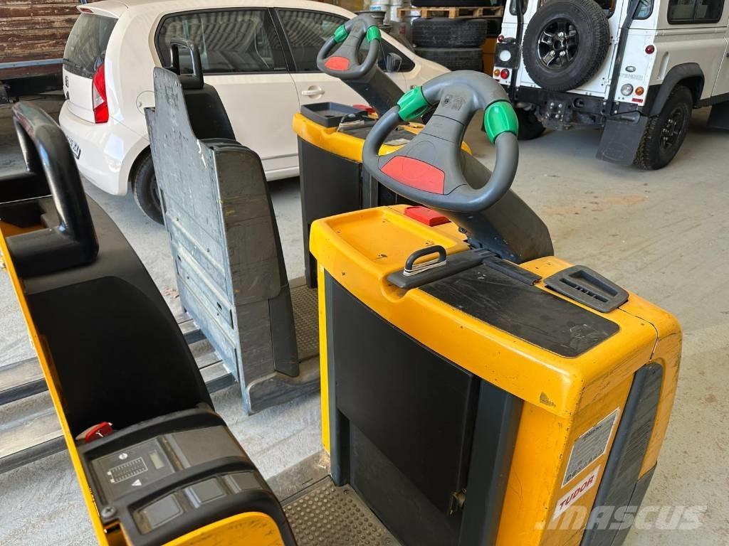Jungheinrich ECE 225 Ручные электрические тележки