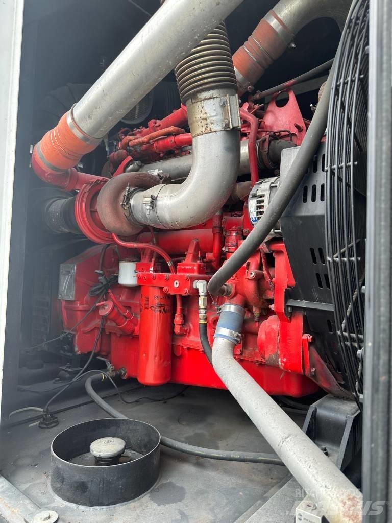 Cummins C300D6R Дизельные генераторы