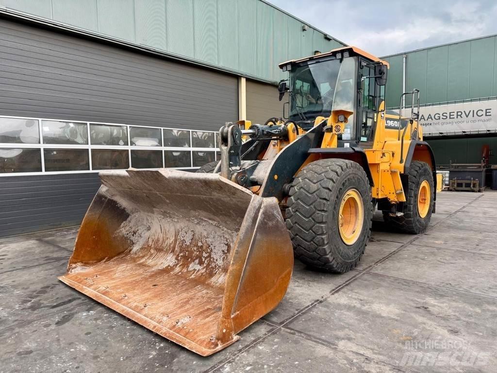 Hyundai HL960A Фронтальные погрузчики