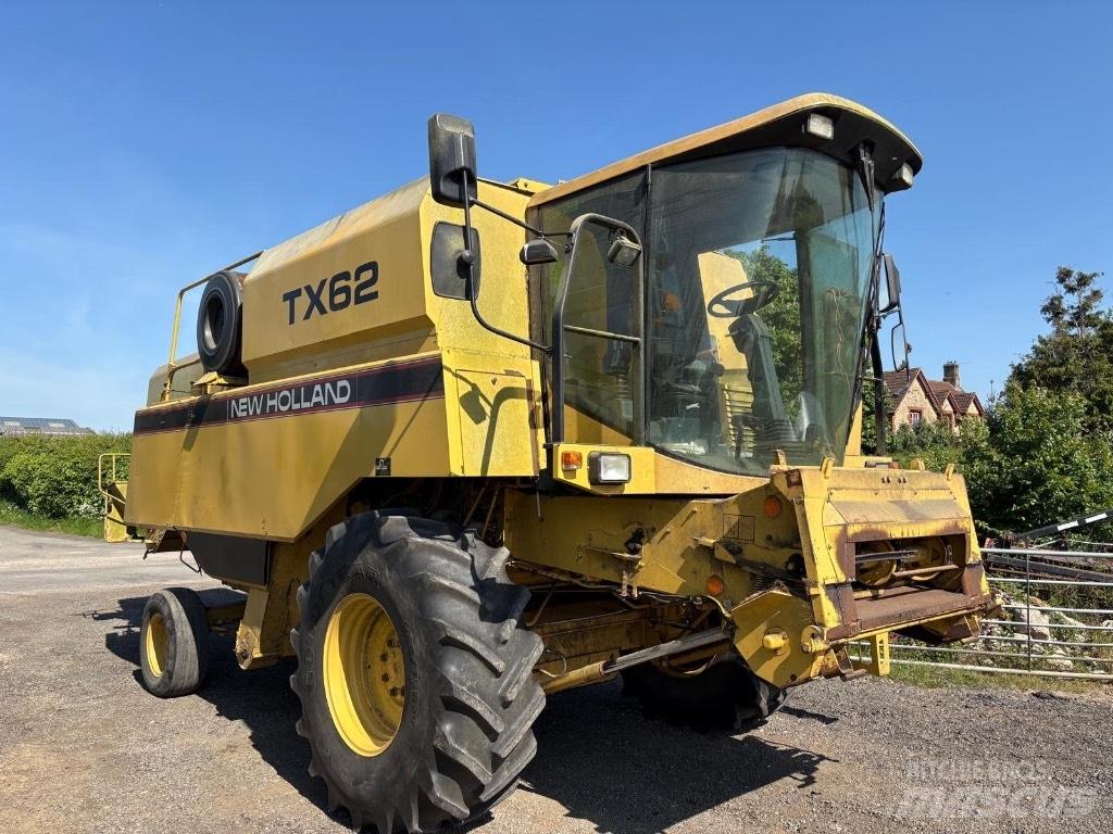 New Holland TX 62 Зерноуборочные комбайны