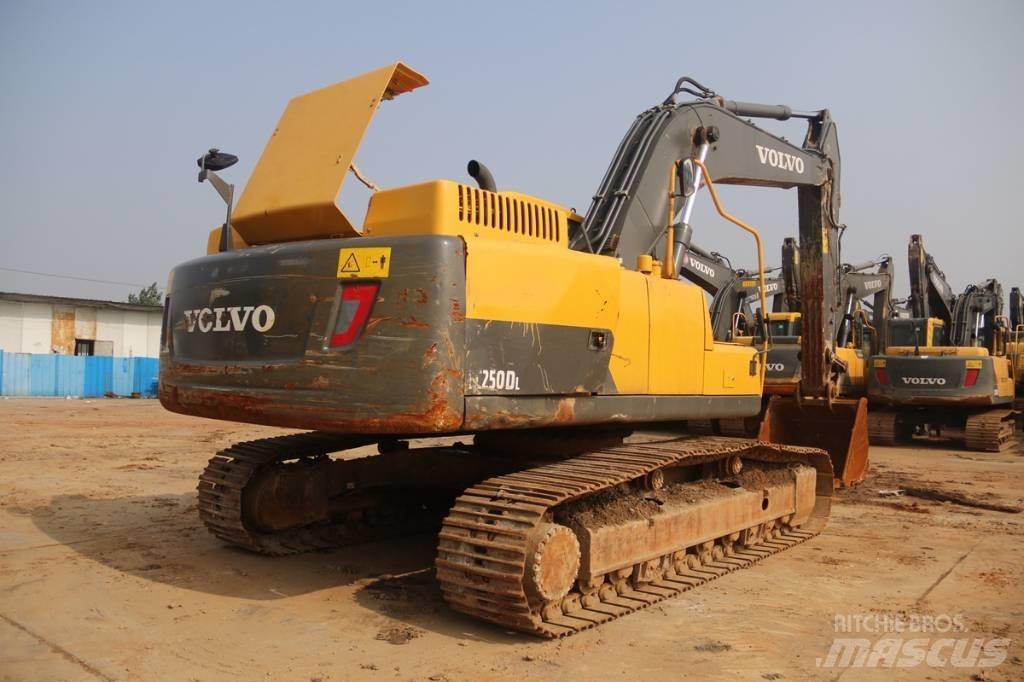 Volvo EC250 Гусеничные экскаваторы
