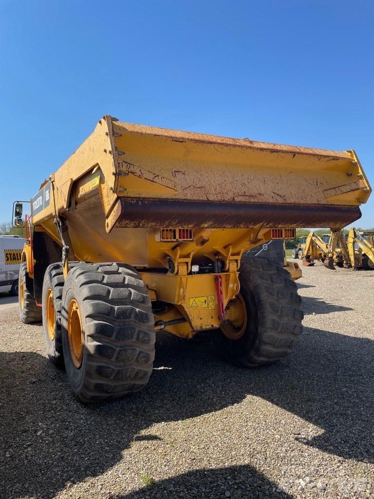 Volvo A30G Шарнирно-сочленённые самосвалы