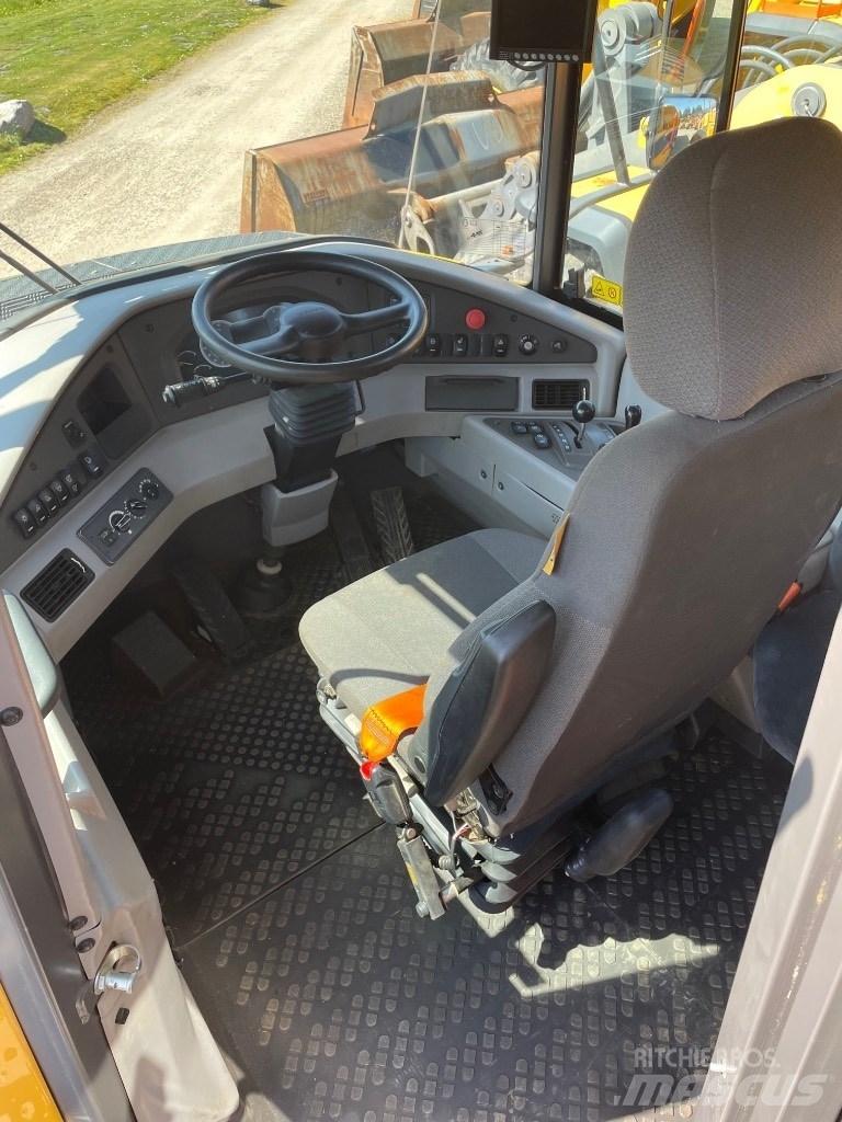 Volvo A30G Шарнирно-сочленённые самосвалы