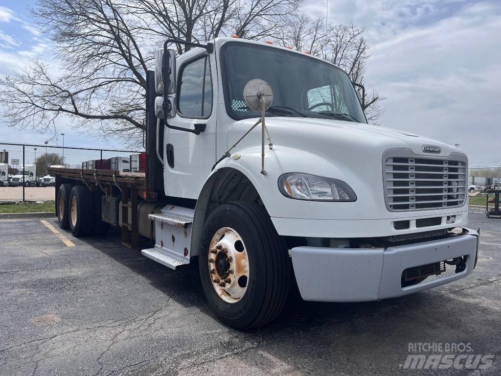 Freightliner M 106 Грузовики-платформы/боковая разгрузка
