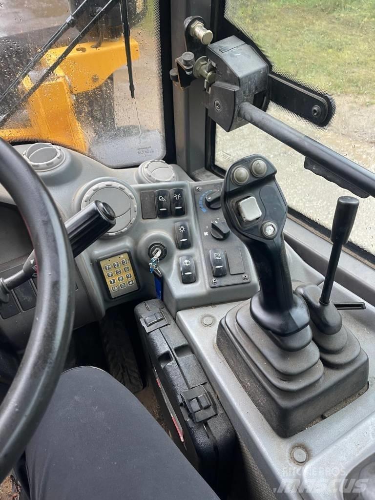 Volvo L 25 Фронтальные погрузчики