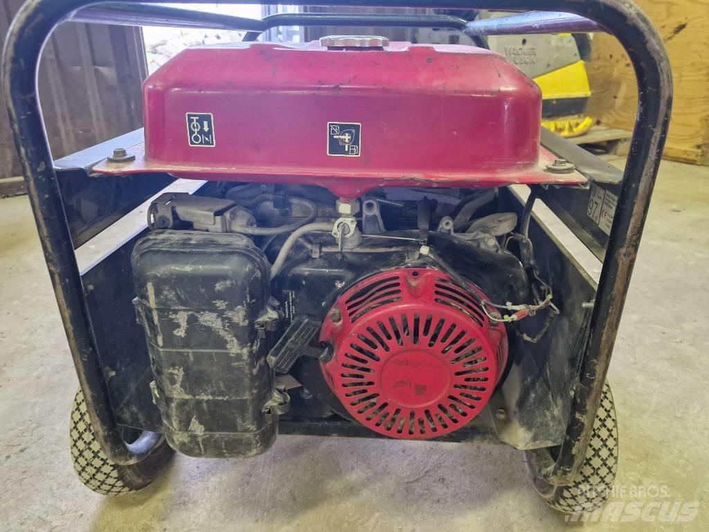 Honda ECMT7000F Бензиновые генераторы