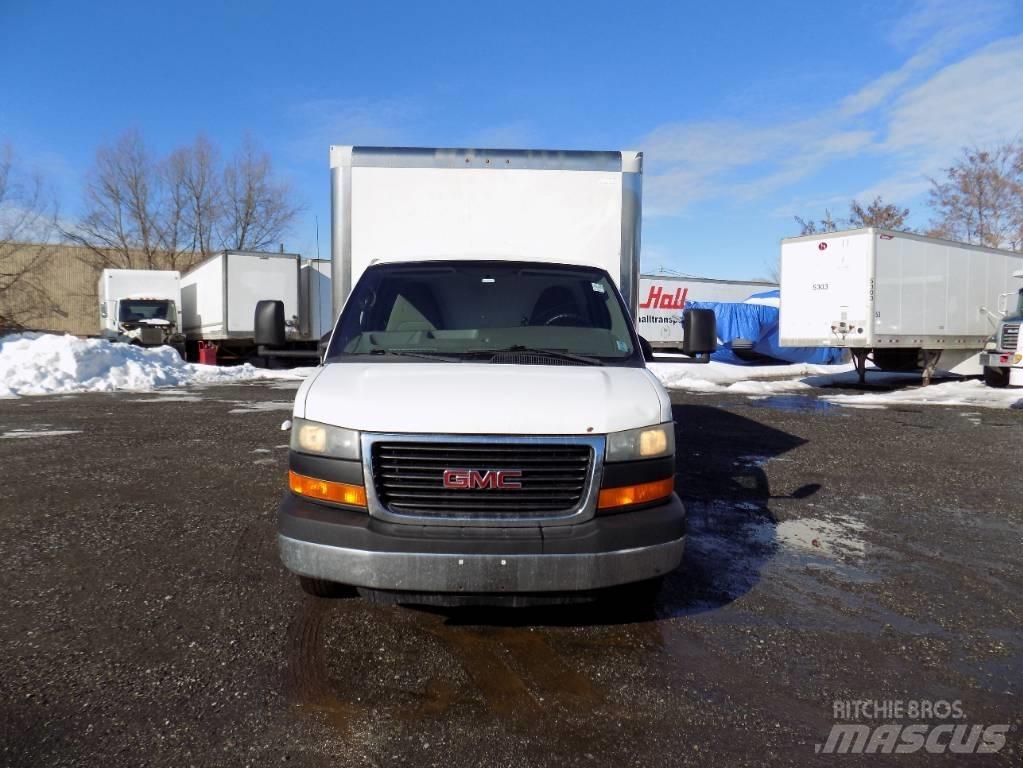 GMC Savana Грузовики-Фургоны