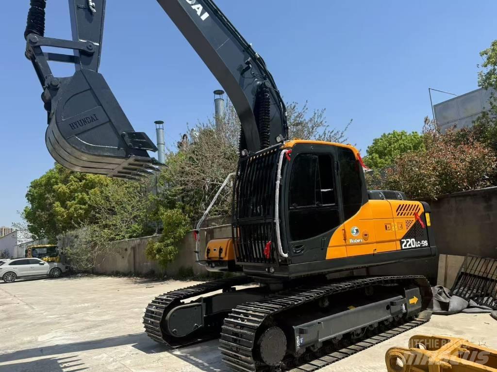 Hyundai R220LC-9S Гусеничные экскаваторы