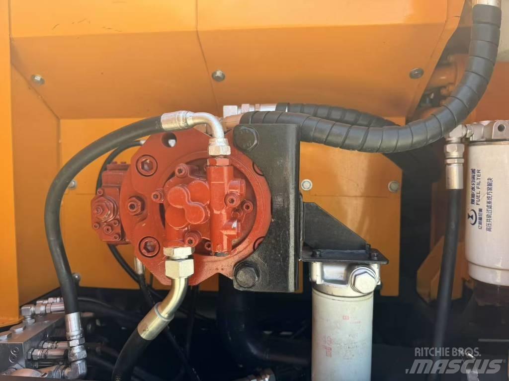 Hyundai R220LC-9S Гусеничные экскаваторы