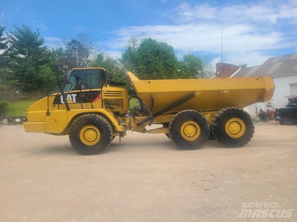 CAT 725 Шарнирно-сочленённые самосвалы
