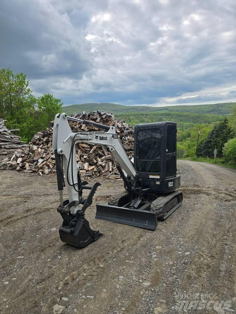 Bobcat E 32 Мини-экскаваторы