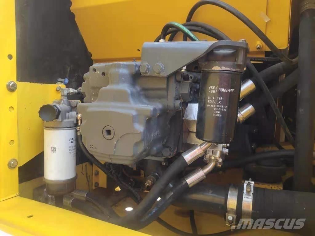 Komatsu 220-8 Гусеничные экскаваторы