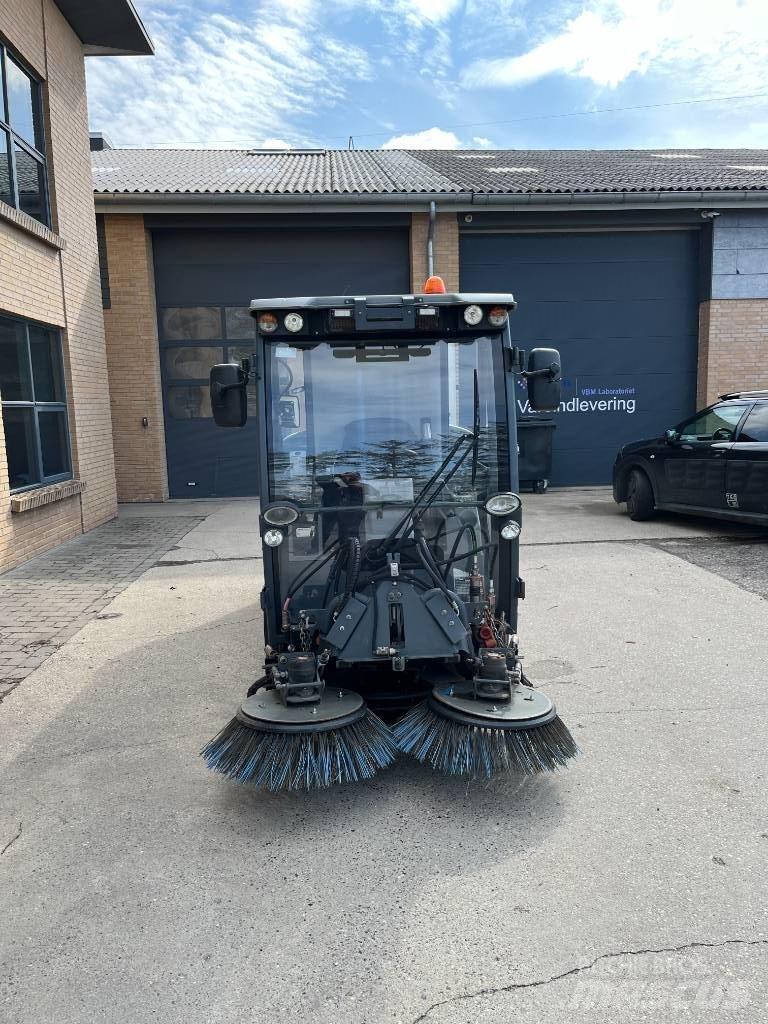 Hako 1600 Вакуумные уборочные машины