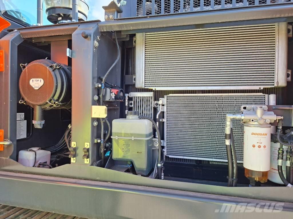 Develon DX225LC-7 Гусеничные экскаваторы