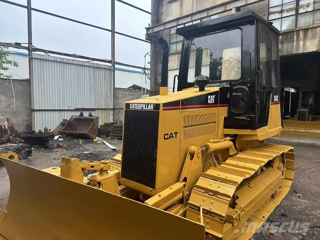 CAT D 4 C Гусеничные бульдозеры