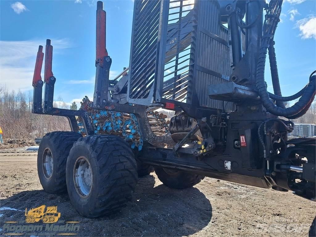 Komatsu 895 Харвестеры