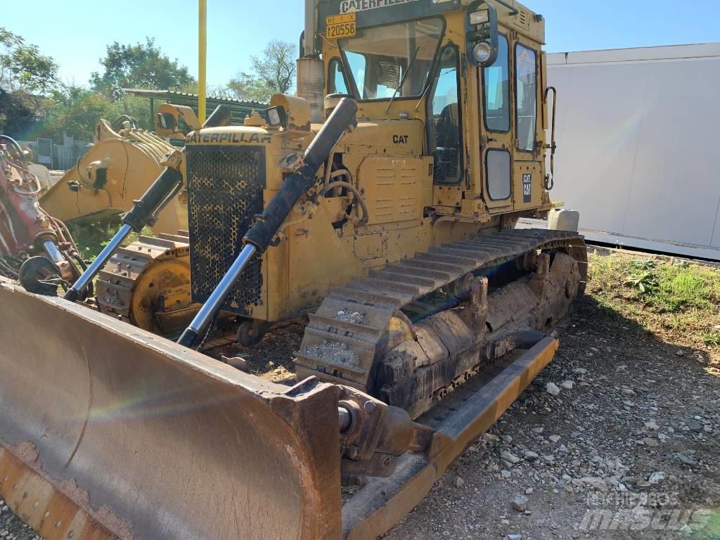 CAT D5B Гусеничные бульдозеры