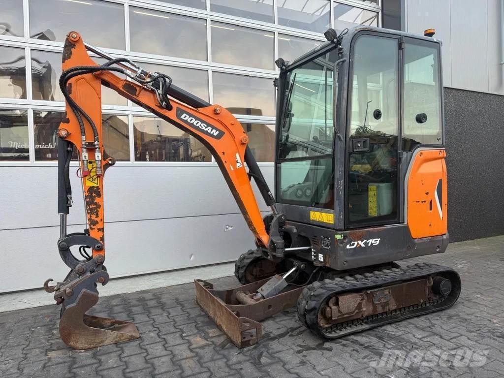 Doosan DX19 Мини-экскаваторы