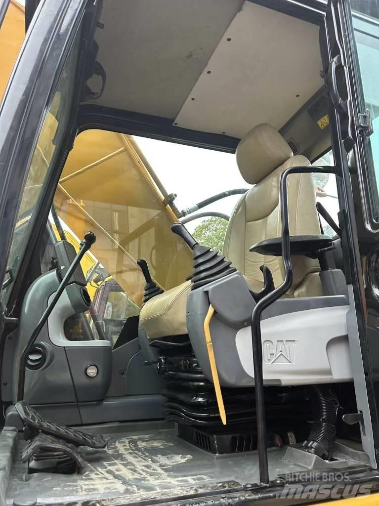 CAT 320 D Гусеничные экскаваторы
