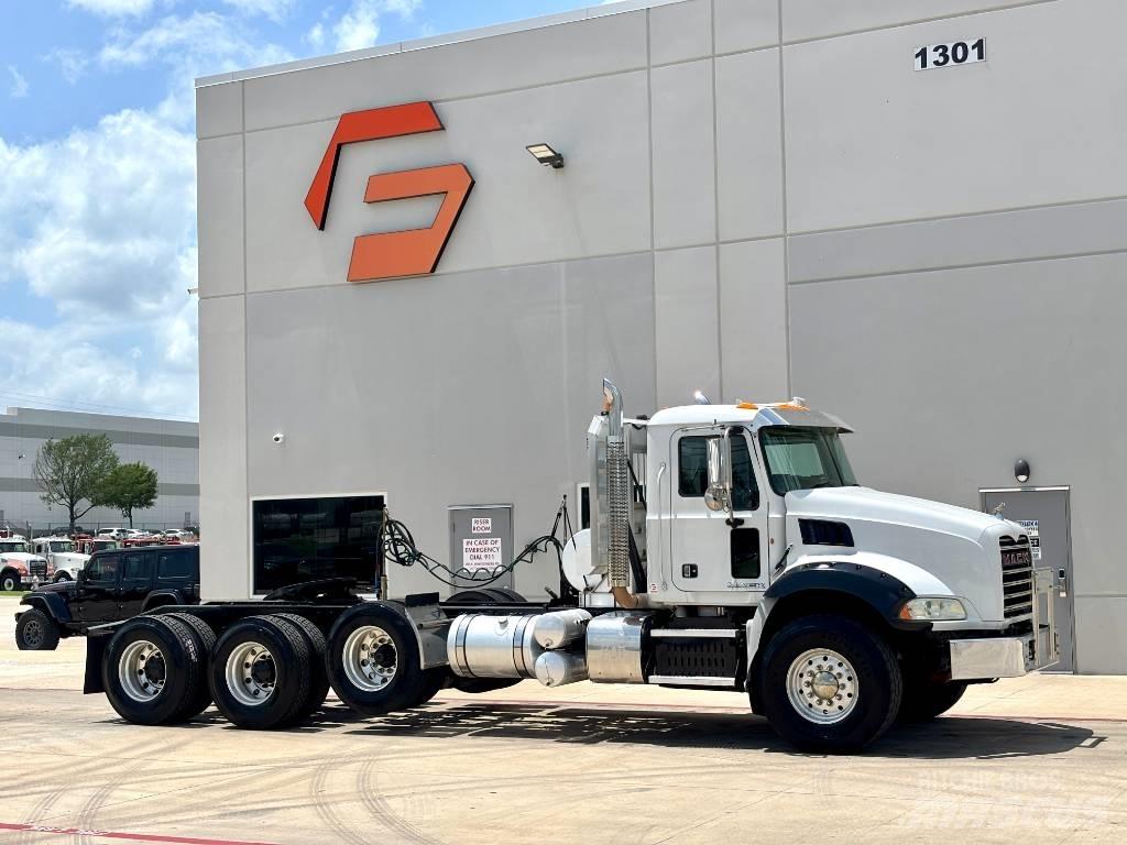 Mack Granite GU 813 Седельные тягачи