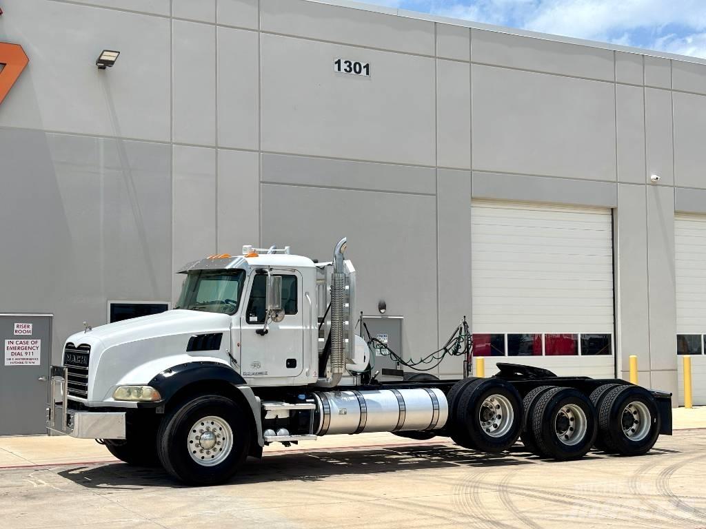 Mack Granite GU 813 Седельные тягачи