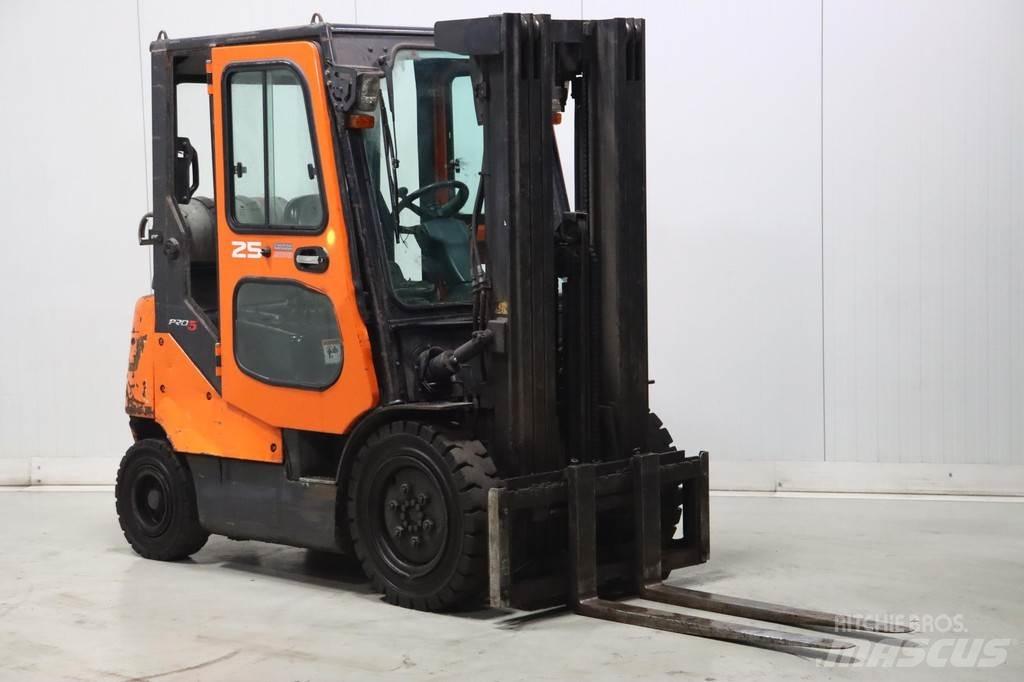 Doosan G25E-5 Газовые погрузчики