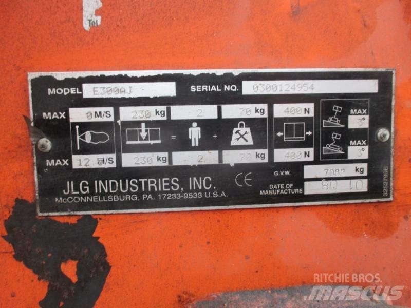 JLG E 300 AJ Коленчатые подъемники