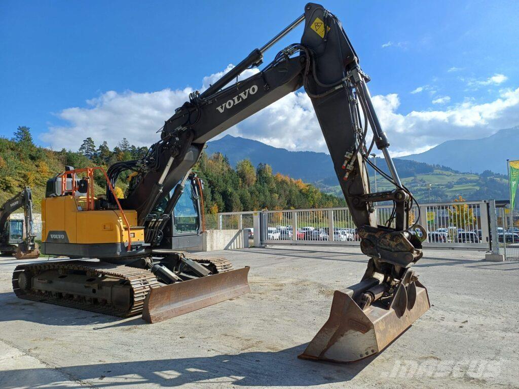 Volvo ECR235EL Гусеничные экскаваторы