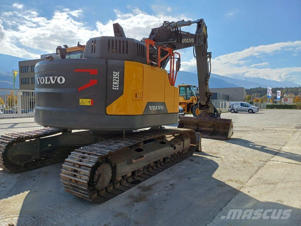 Volvo ECR235EL Гусеничные экскаваторы