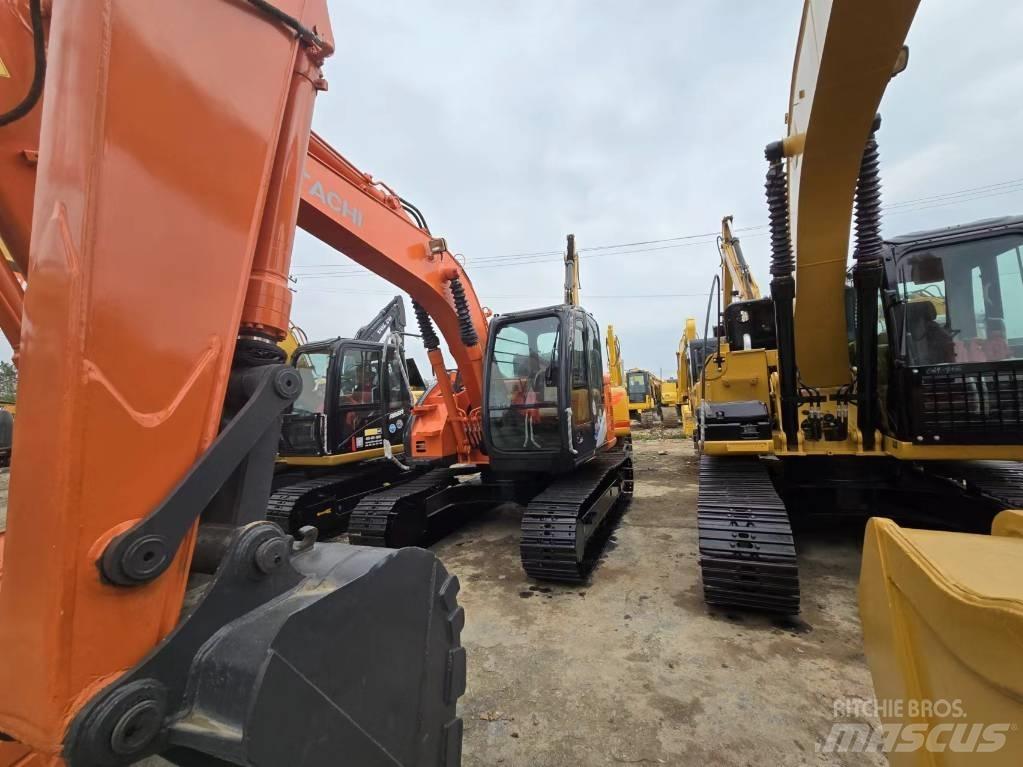 Hitachi ZX 135 US Гусеничные экскаваторы