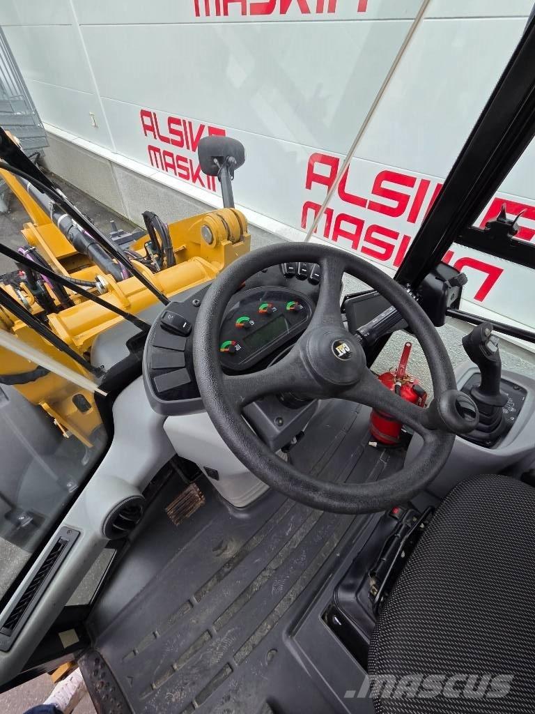 CAT 906 Фронтальные погрузчики