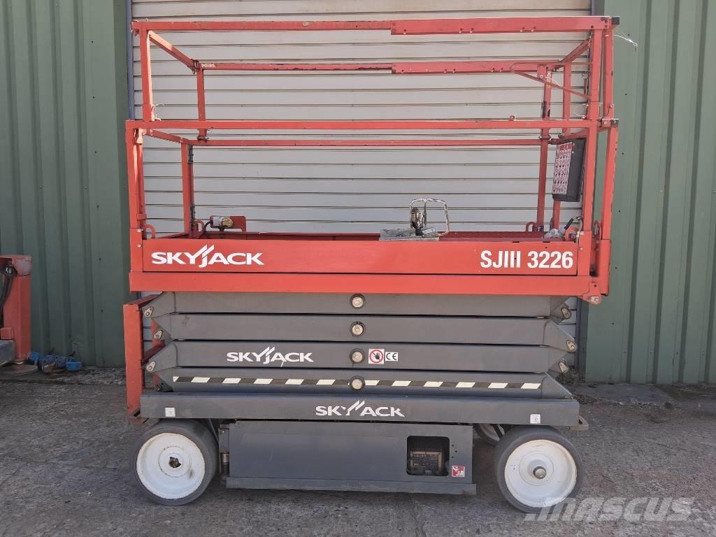 SkyJack SJ III 3226 Ножничные подъемники