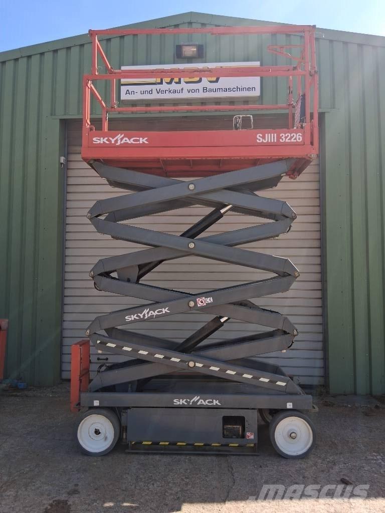 SkyJack SJ III 3226 Ножничные подъемники