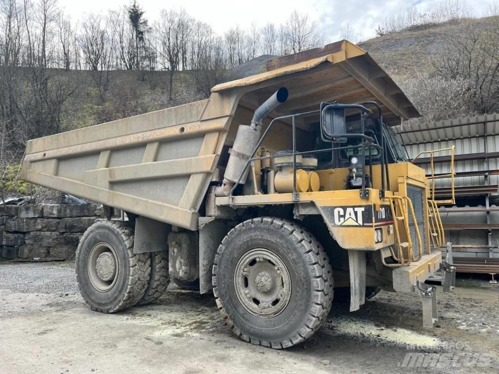 CAT 771D Карьерные самосвалы