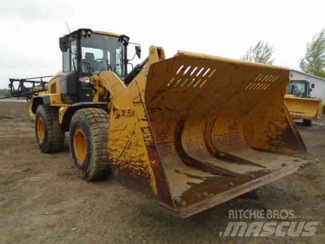 CAT 938M Фронтальные погрузчики