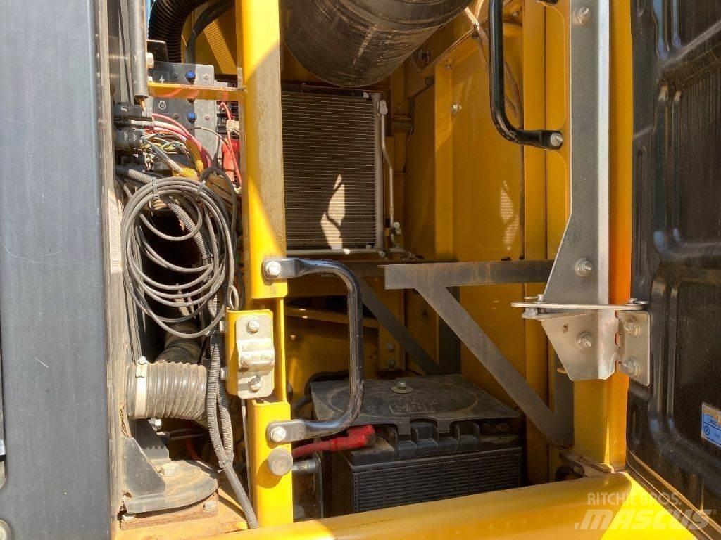 CAT 324E Гусеничные экскаваторы
