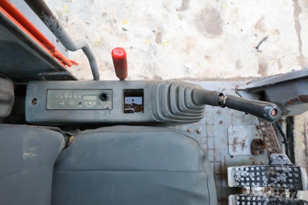 Hitachi ZX 200 LC-3 Гусеничные экскаваторы