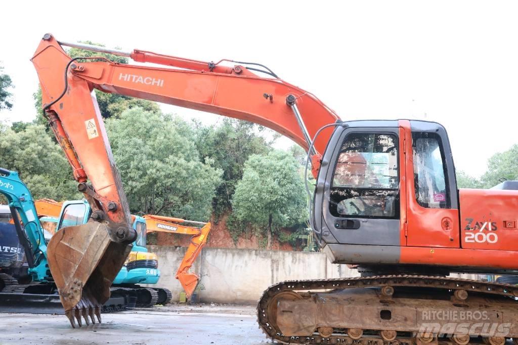 Hitachi ZX 200 LC-3 Гусеничные экскаваторы
