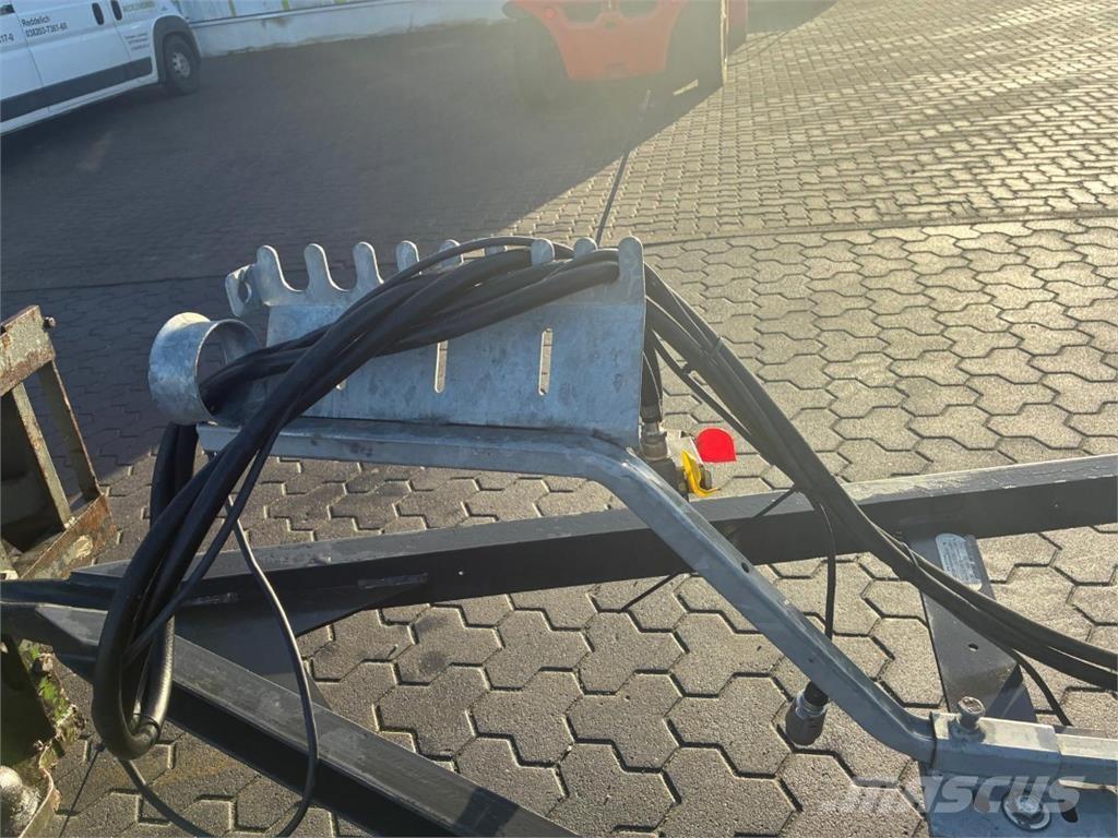 Fliegl DPW 180 B Прицепы для тюков и рулонов