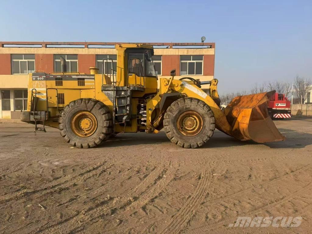 Komatsu WA 600-3 Фронтальные погрузчики