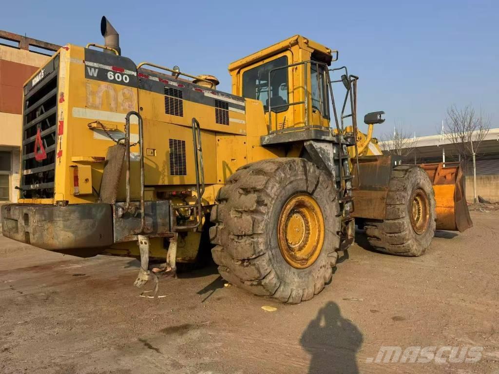 Komatsu WA 600-3 Фронтальные погрузчики