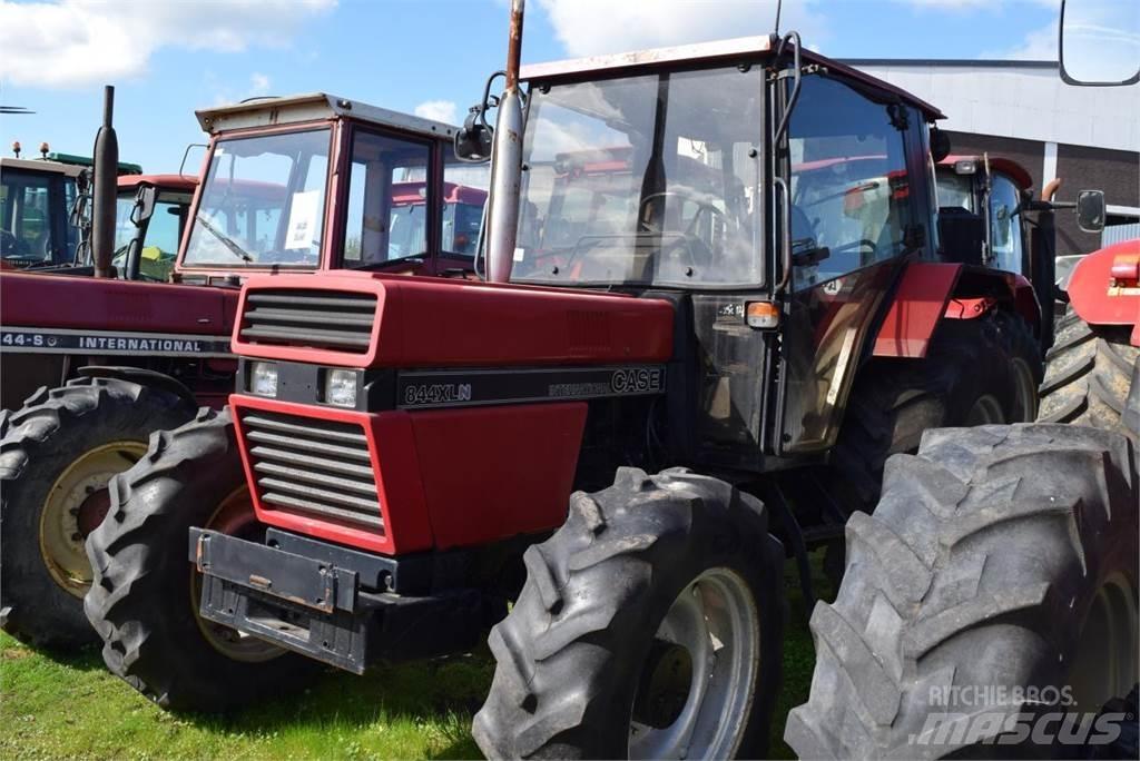 Case IH 844 XL Трактора