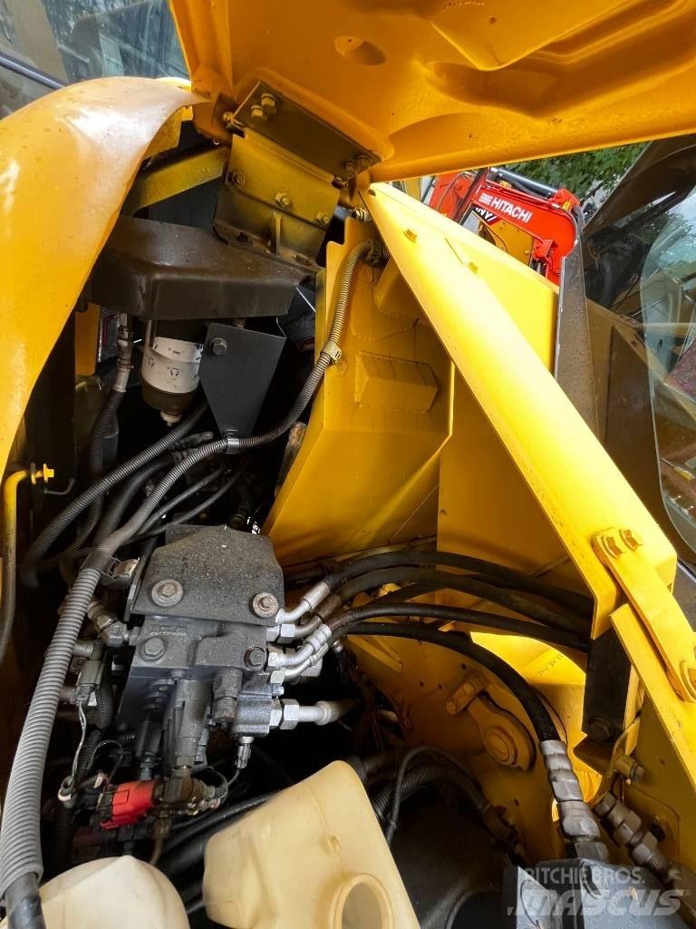 Komatsu PC78US-8 Гусеничные экскаваторы